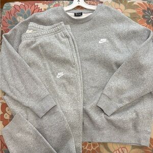 Nike Heather Gray Crewneck Sweatsuit (sweatshirt and sweatpants)